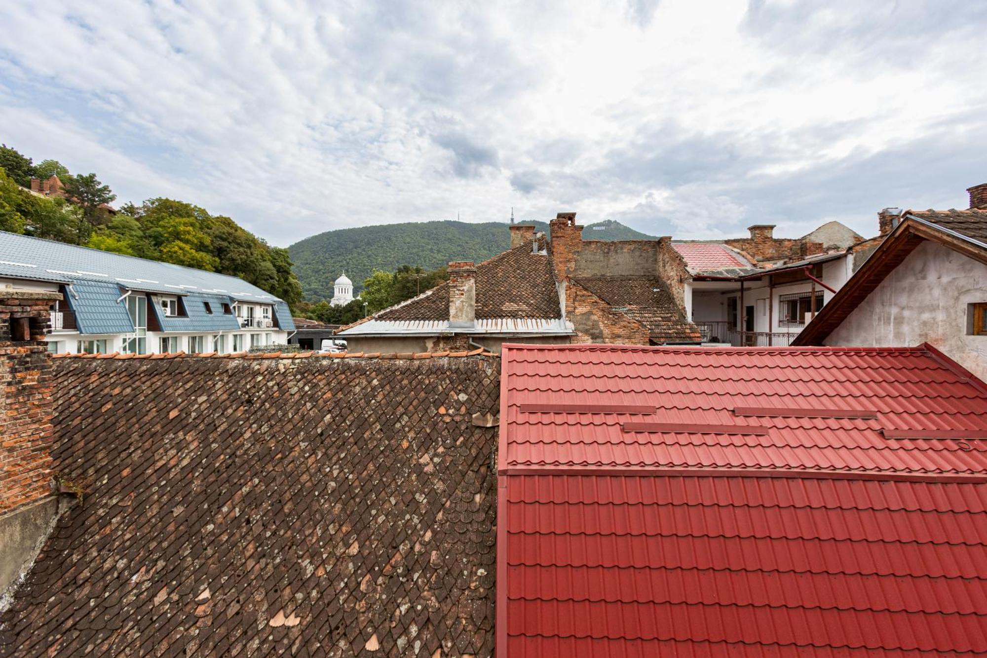 Peak Aparthotel - Old Town - By Cityhost Braşov Exterior foto